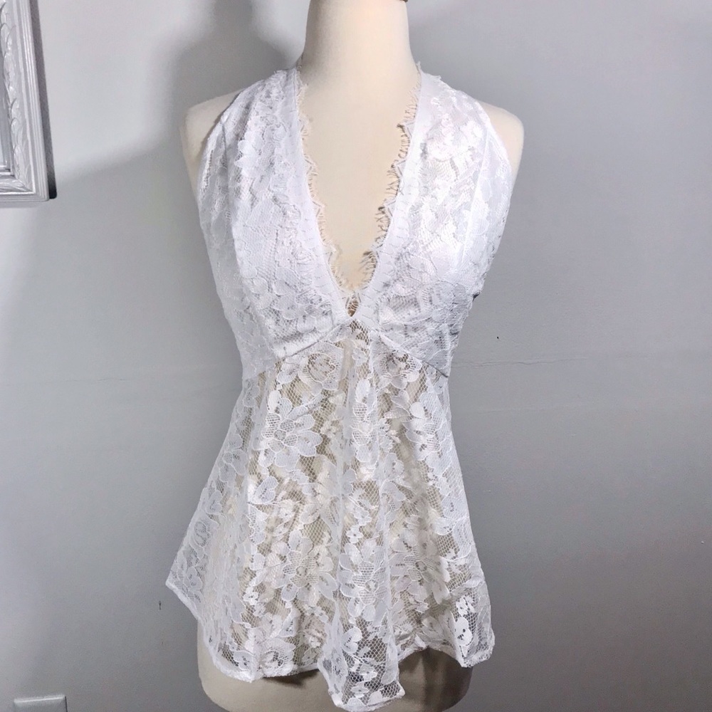 Signature 8 White Lace Halter Camisole Fringe Edge
